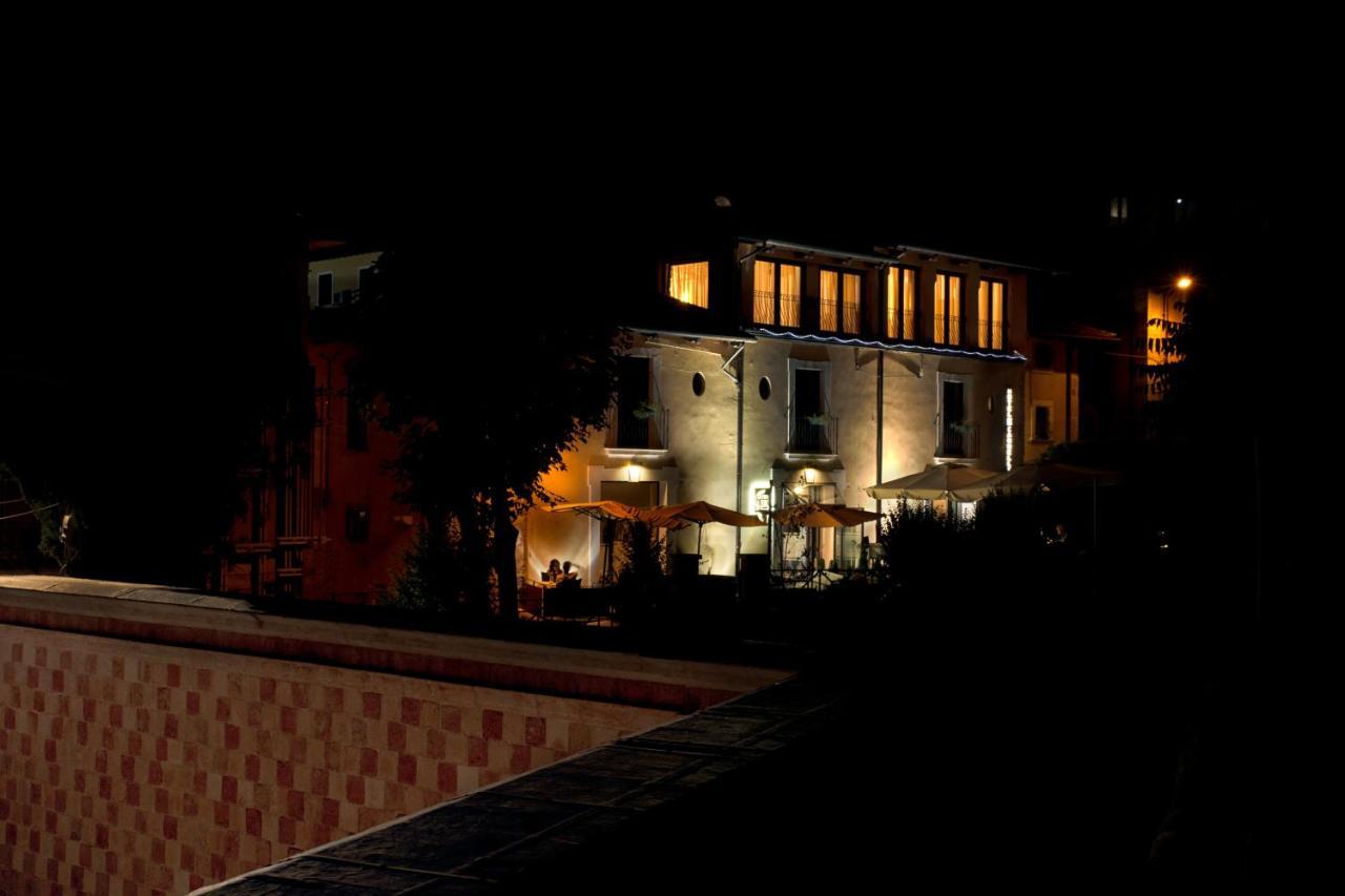Hotel 99 Cannelle LʼAquila Exterior foto
